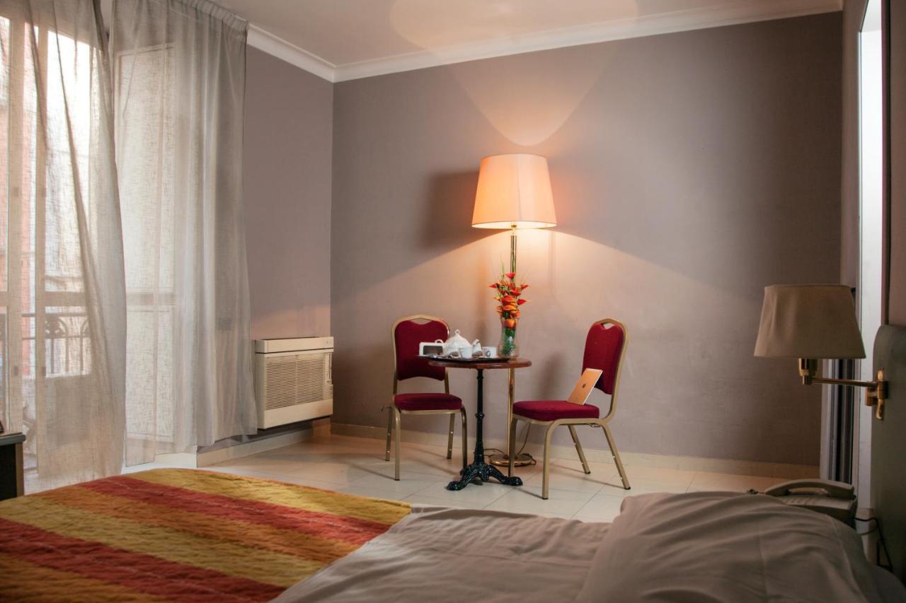 Hotel Cesare 14 Naples Exterior photo